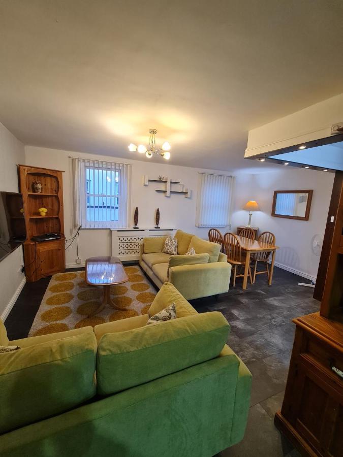 3 Bedroom Apartment In Ulverston Cumbria Exterior photo